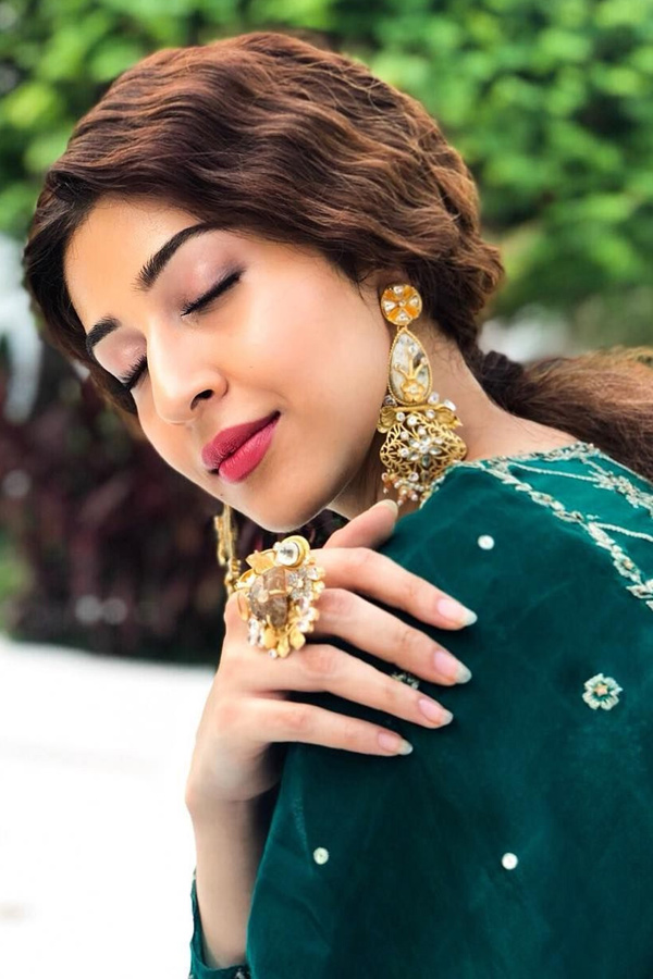 actress sonarika bhadoria exclusive photo Gallery - Sakshi5