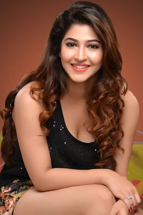 actress sonarika bhadoria exclusive photo Gallery - Sakshi8