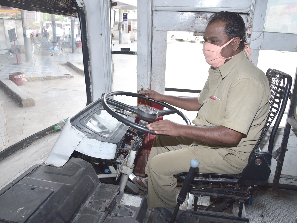 TSRTC Bus Service Begins In Telangana Photo Gallery - Sakshi7