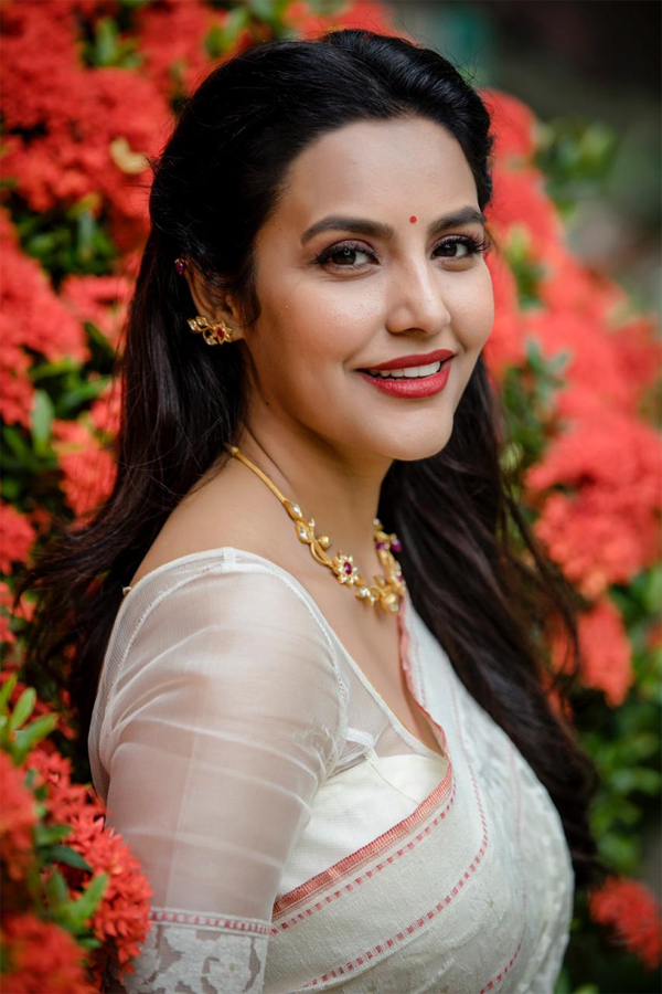 Actress Priya Anand Exclusive Photo Gallery - Sakshi16