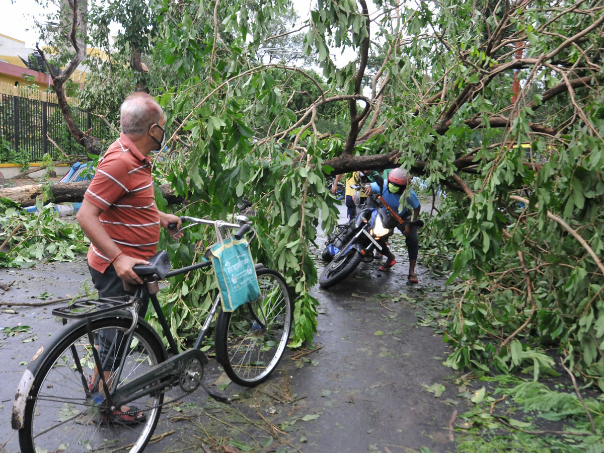 West Bengal Cyclone Amphan Photo Gallery - Sakshi25