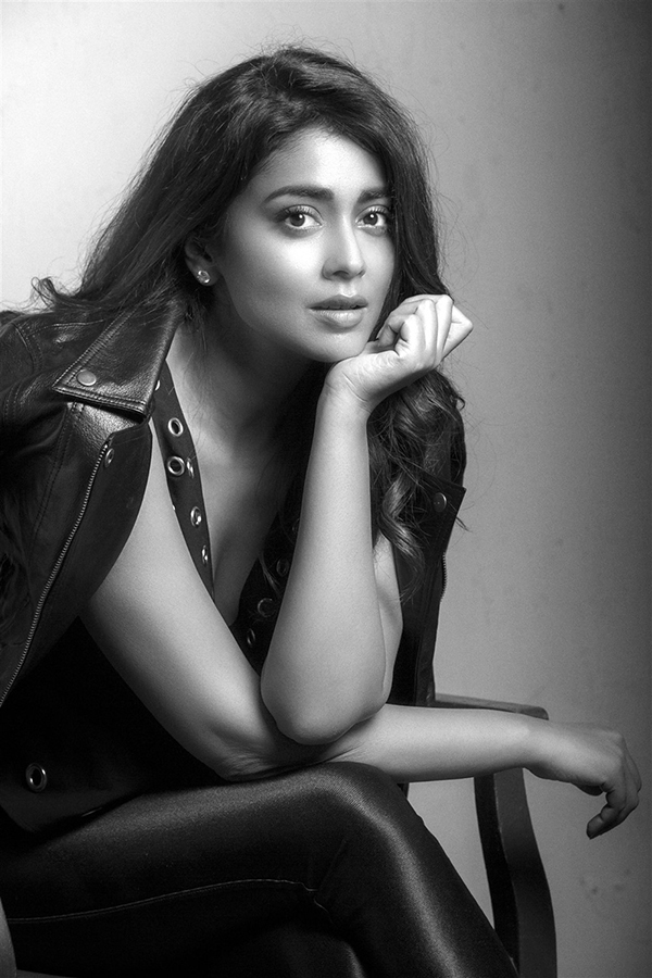 Heroine Shriya Saran Exclusive Photo Gallery - Sakshi13