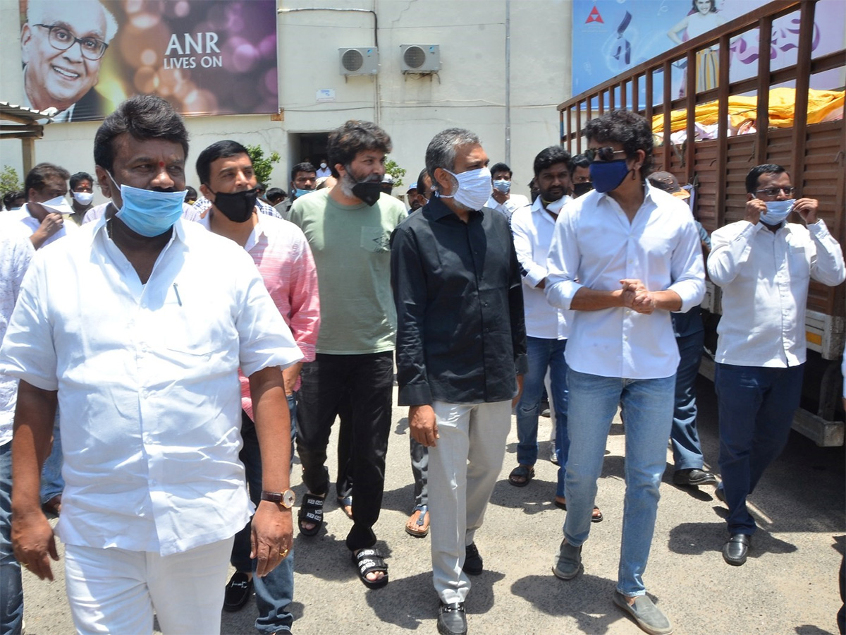 Film Workers Distributed By Talasani Seva Trust Photo Gallery - Sakshi14