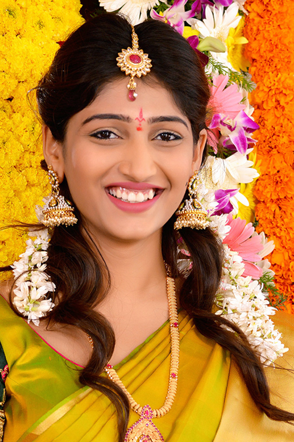 ​Heroine Priya Vadlamani Exclusive Photo Gallery - Sakshi16