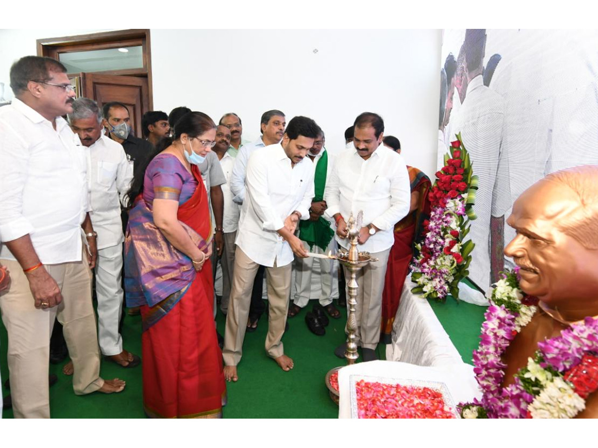 AP CM YS Jagan Inaugurates YSR Rythu Bharosa Centres Photo Gallery - Sakshi9