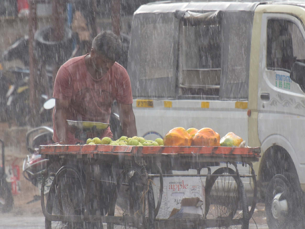 Heavy Rainfall Hits Several Places In Hyderabad Photo Gallery - Sakshi18