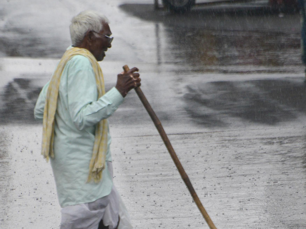 Heavy Rainfall Hits Several Places In Hyderabad Photo Gallery - Sakshi26