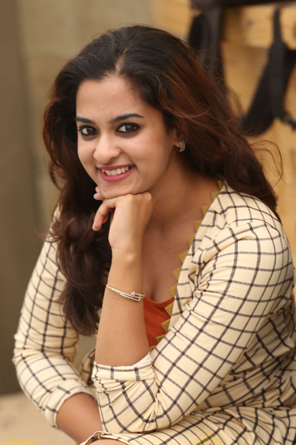 actress nandhitha raj exclusive photo Gallery - Sakshi21