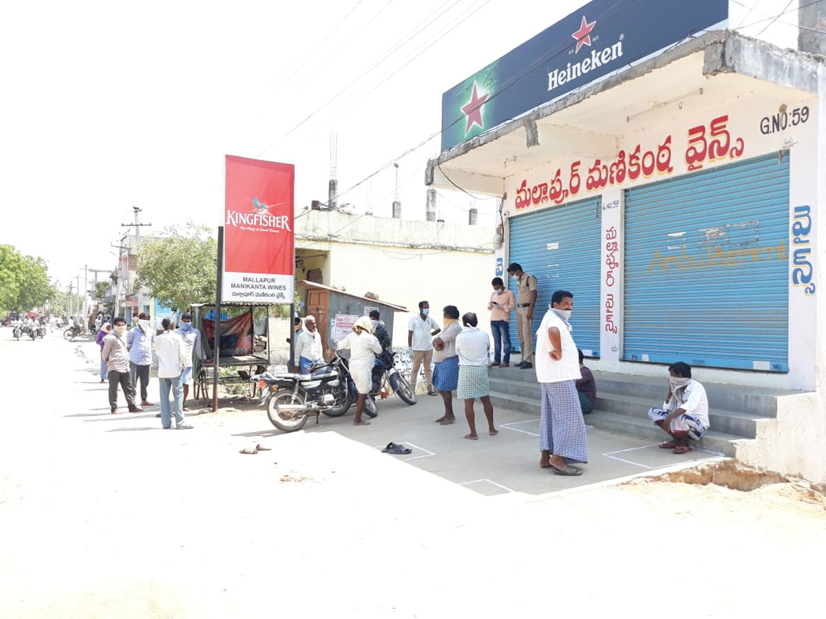 Liquor shops Reopen in Telangana Photo Gallery - Sakshi21