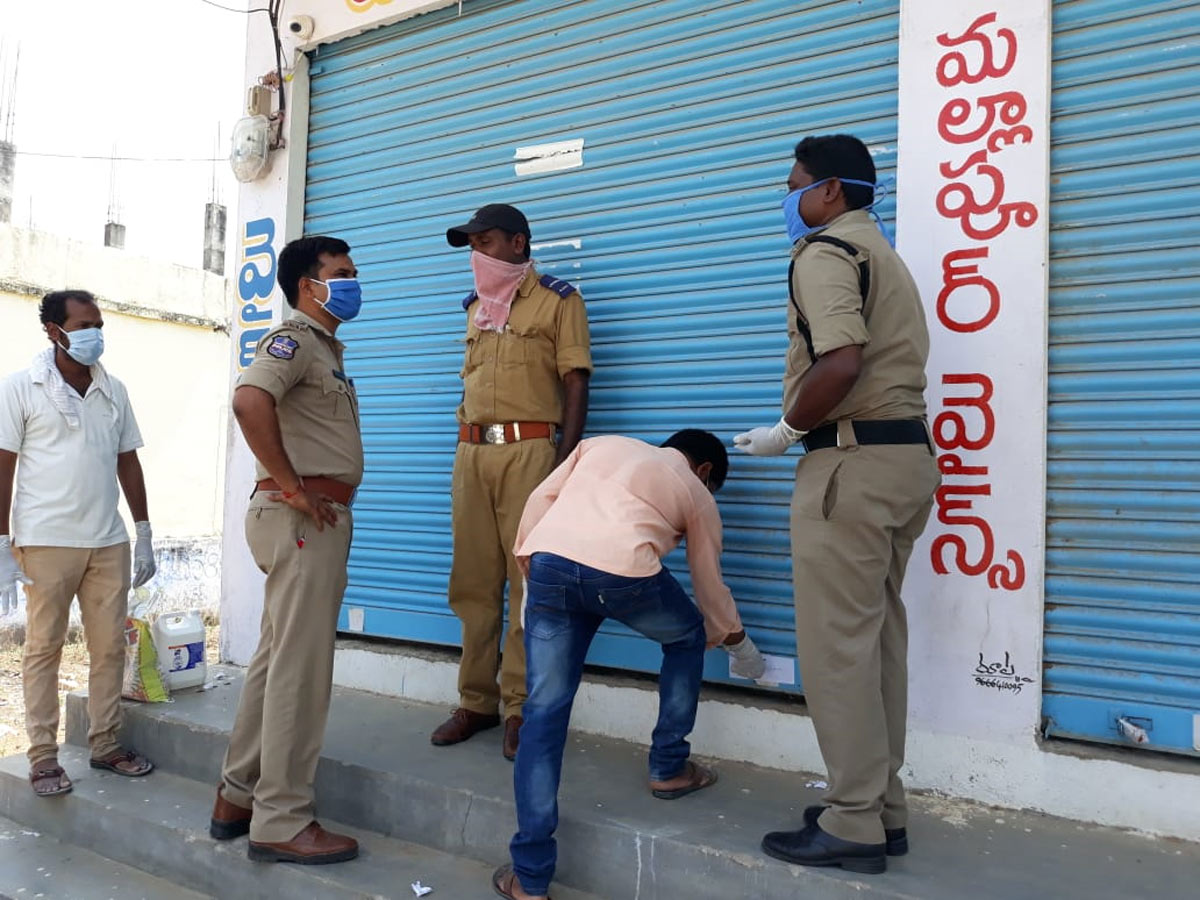 Liquor shops Reopen in Telangana Photo Gallery - Sakshi27