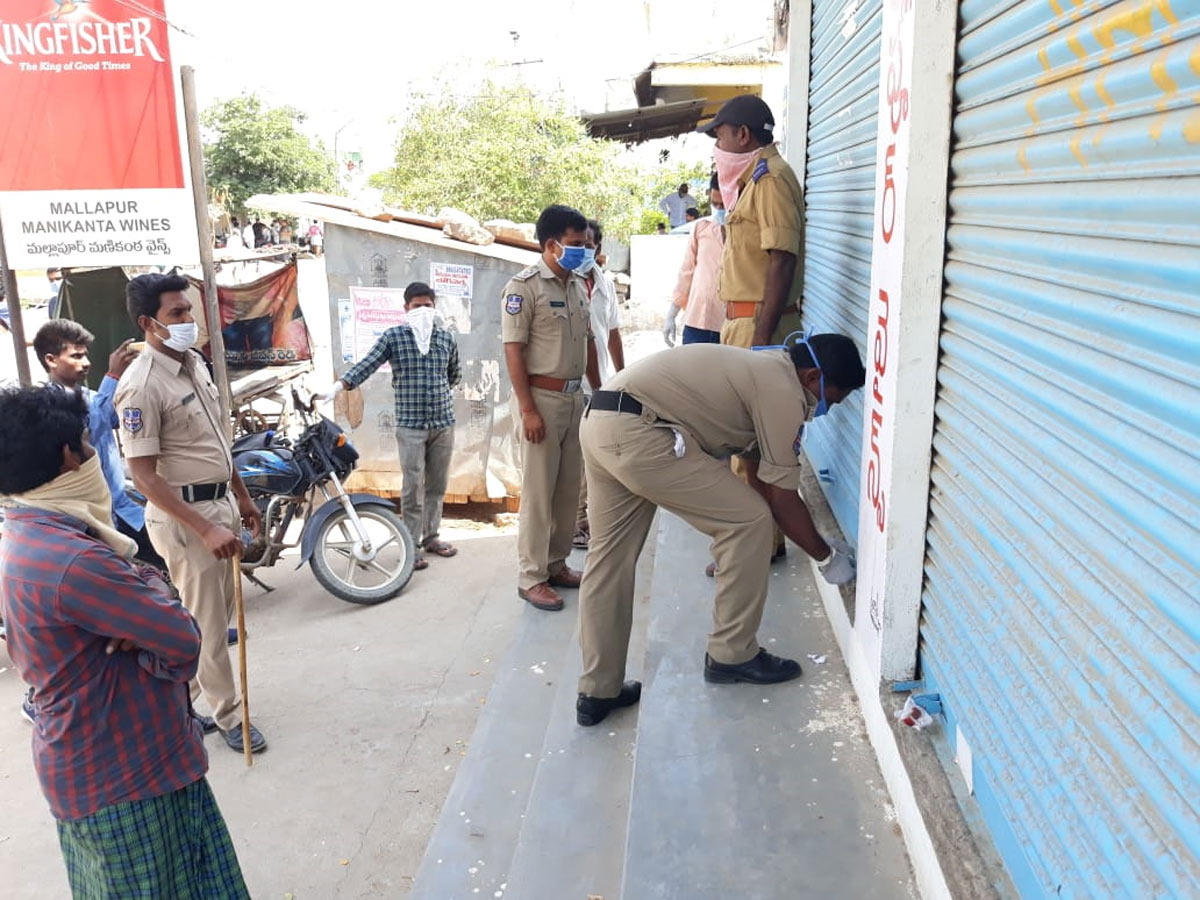 Liquor shops Reopen in Telangana Photo Gallery - Sakshi30