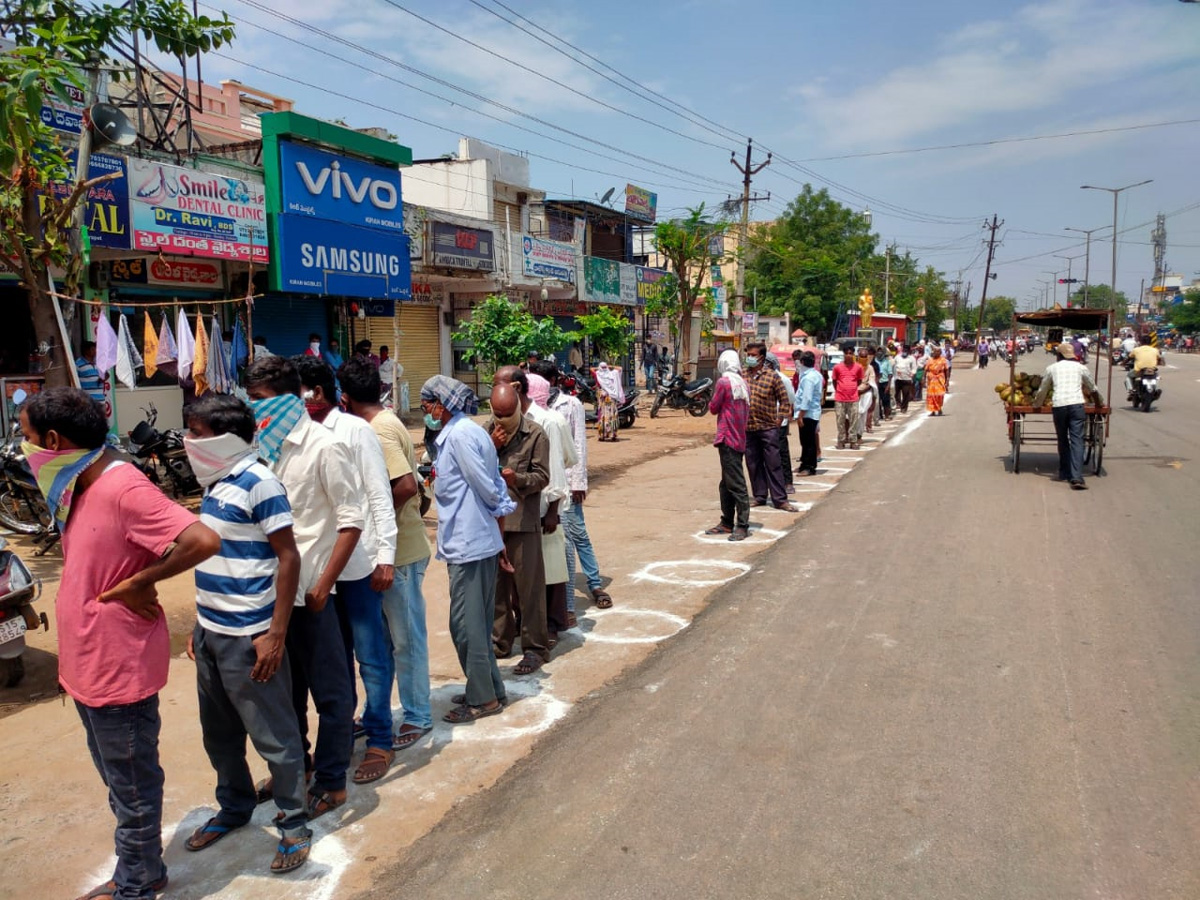 Liquor shops Reopen in Telangana Photo Gallery - Sakshi6