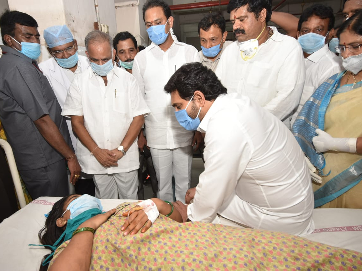 CM Jagan Reaches To Visakhapatnam KGH Hospital - Sakshi12