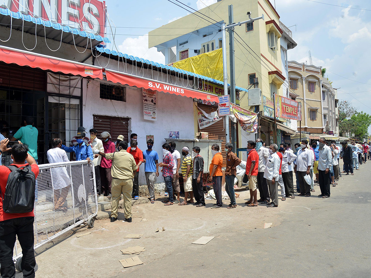 Liquor Shops Open in Hyderabad Photo Gallery - Sakshi6