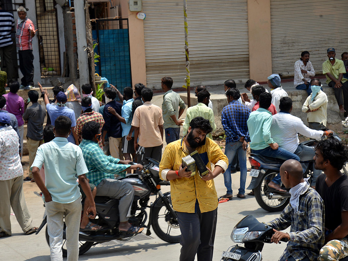 Liquor Shops Open in Hyderabad Photo Gallery - Sakshi7