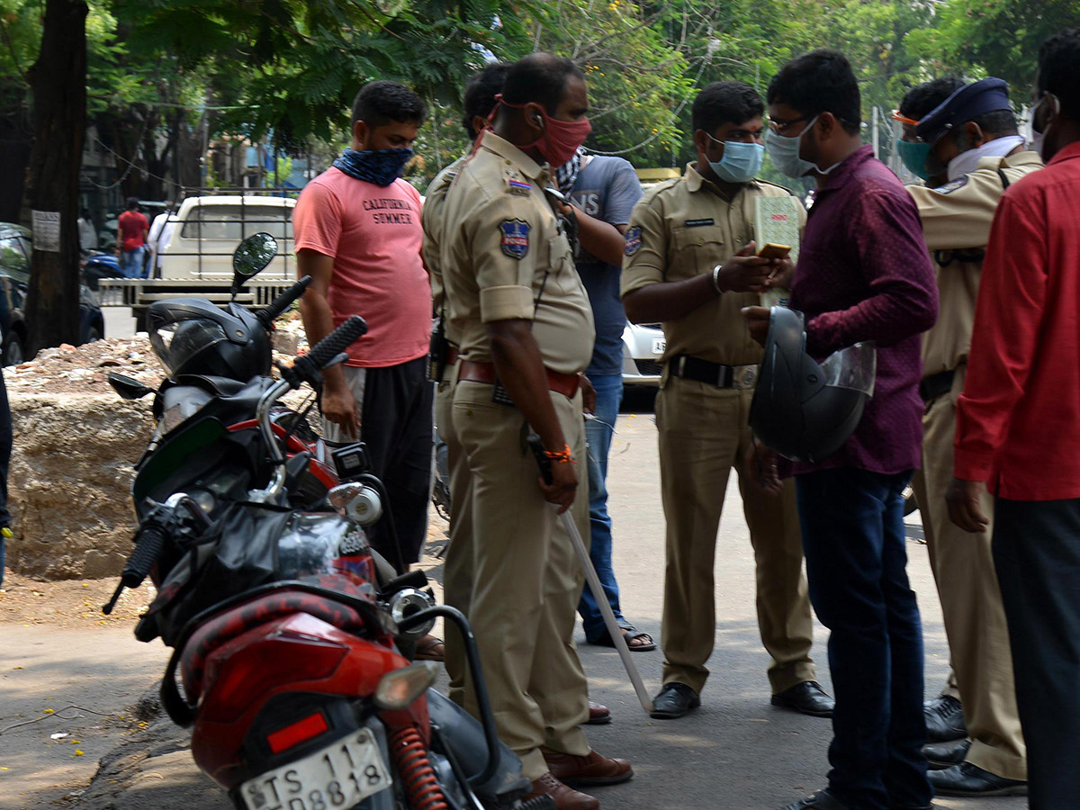 Lockdown in Hyderabad City Photo Gallery - Sakshi90