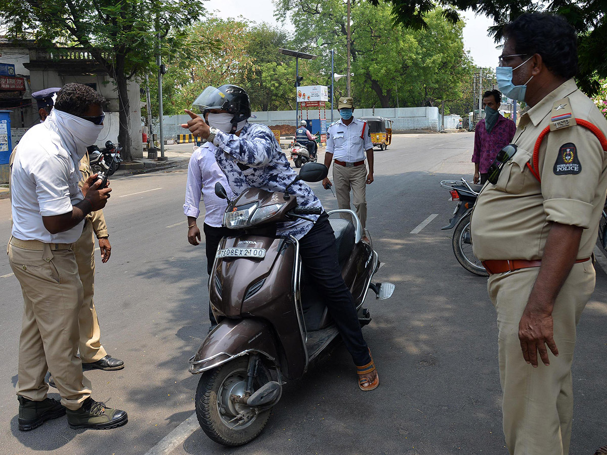 Lockdown in Hyderabad City Photo Gallery - Sakshi92