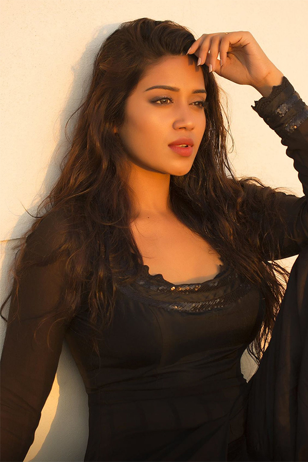 Actress Nivetha Pethuraj Exclusive Photo Gallery - Sakshi10