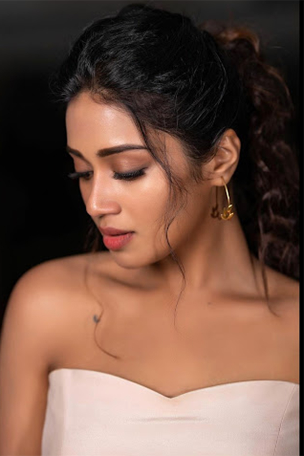 Actress Nivetha Pethuraj Exclusive Photo Gallery - Sakshi21