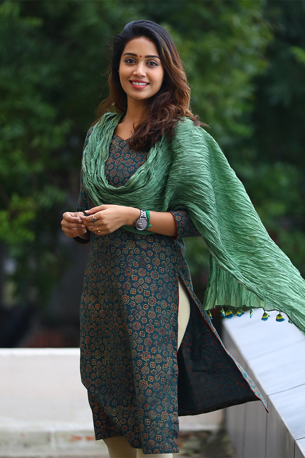 Actress Nivetha Pethuraj Exclusive Photo Gallery - Sakshi39