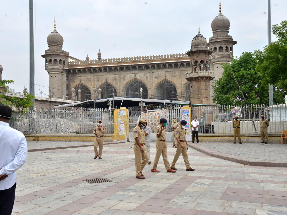 Lockdown in Hyderabad City Photo Gallery - Sakshi12