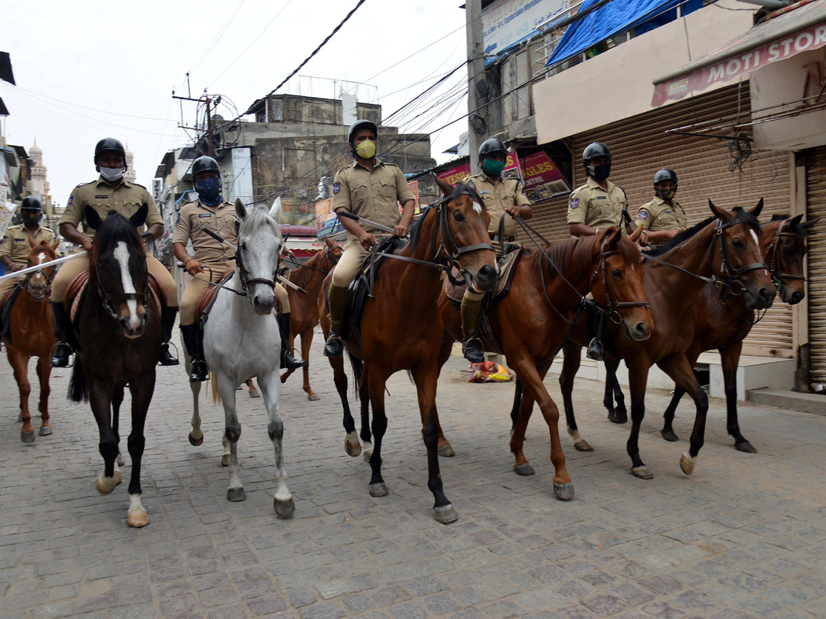 Lockdown in Hyderabad City Photo Gallery - Sakshi16