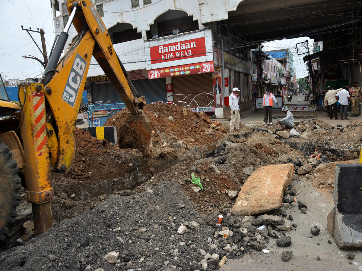 Lockdown in Hyderabad City Photo Gallery - Sakshi17