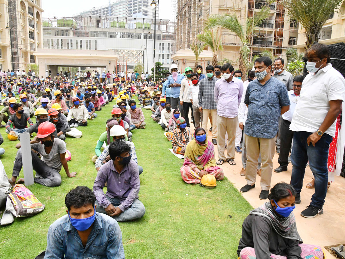 Lockdown in Hyderabad City Photo Gallery - Sakshi69