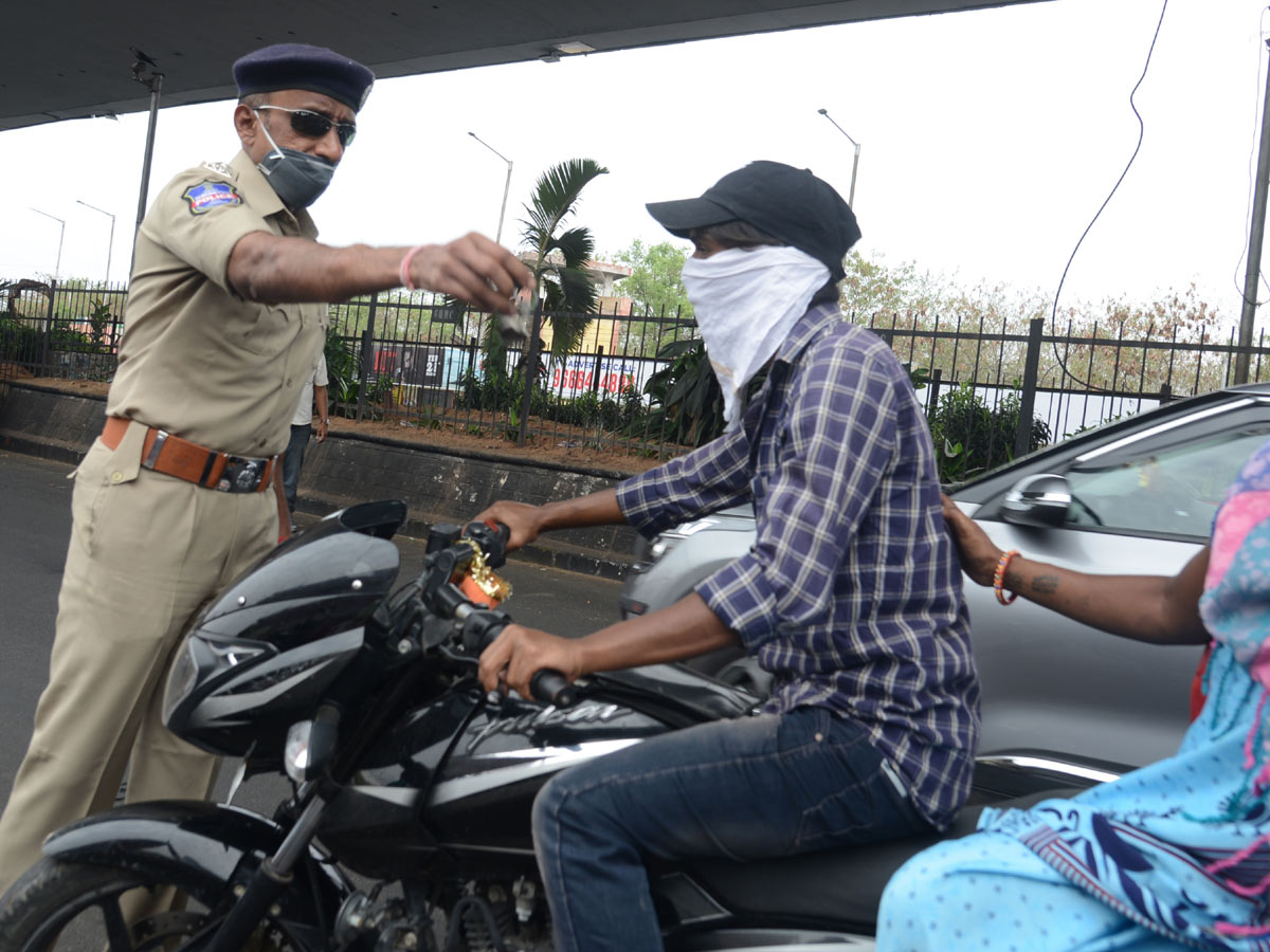 Lockdown in Hyderabad City Photo Gallery - Sakshi75