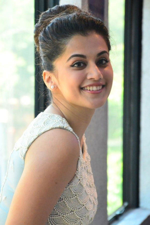 actress taapsee pannu exclusive photo Gallery - Sakshi29