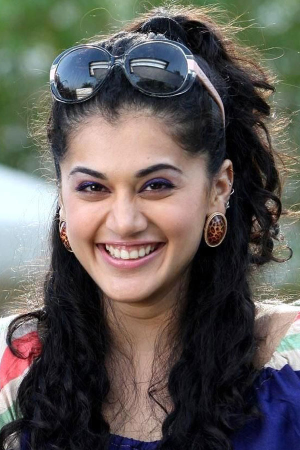 actress taapsee pannu exclusive photo Gallery - Sakshi33