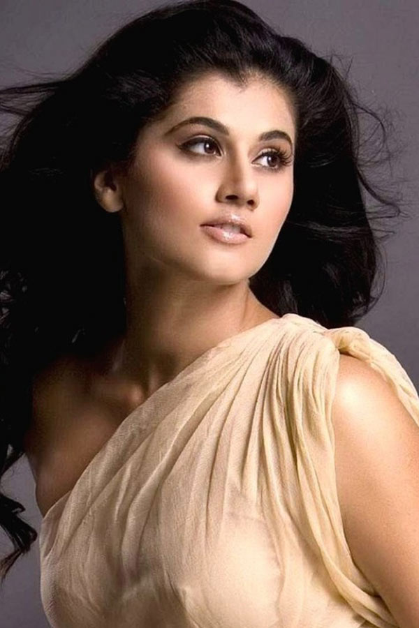 actress taapsee pannu exclusive photo Gallery - Sakshi6