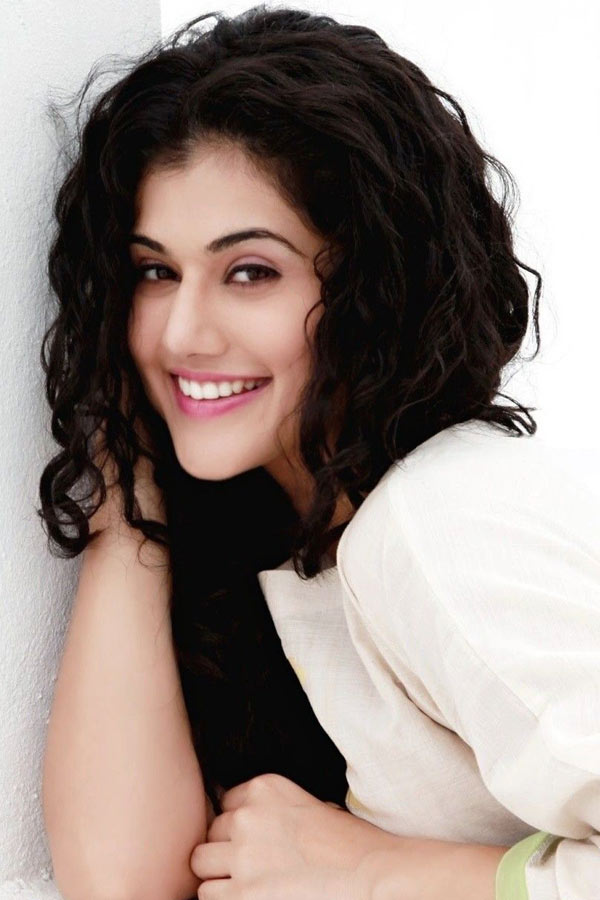 actress taapsee pannu exclusive photo Gallery - Sakshi11