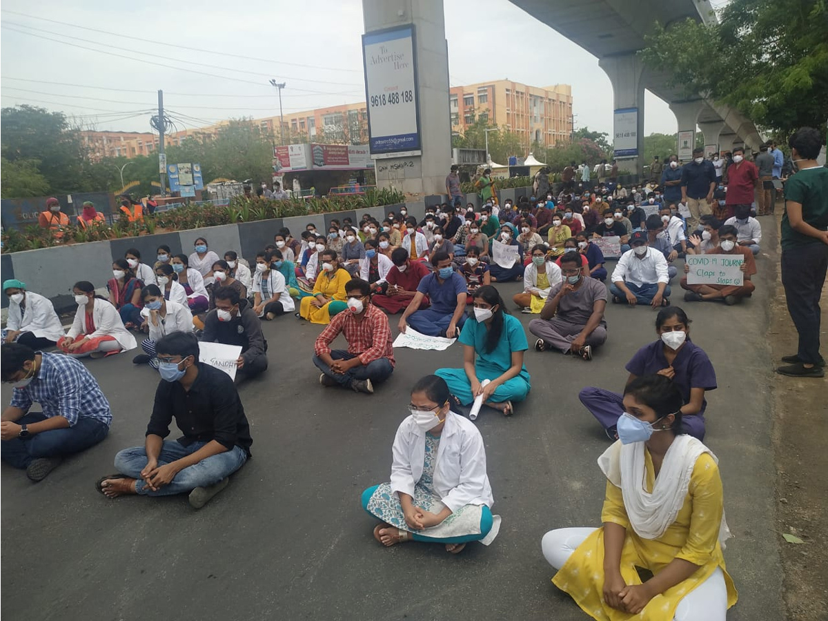 Gandhi Hospital junior doctors launch strike Photo Gallery - Sakshi13