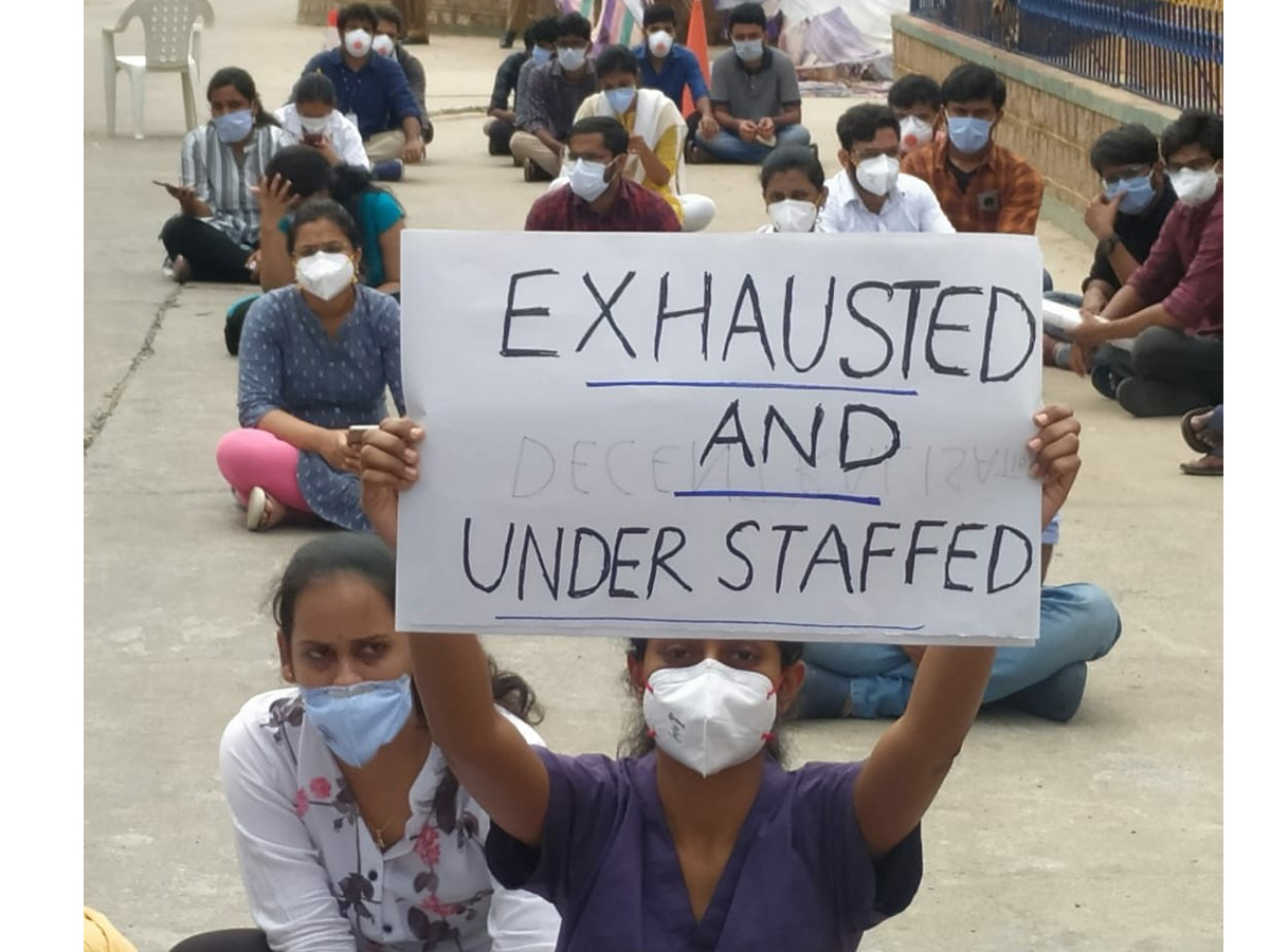 Gandhi Hospital junior doctors launch strike Photo Gallery - Sakshi8