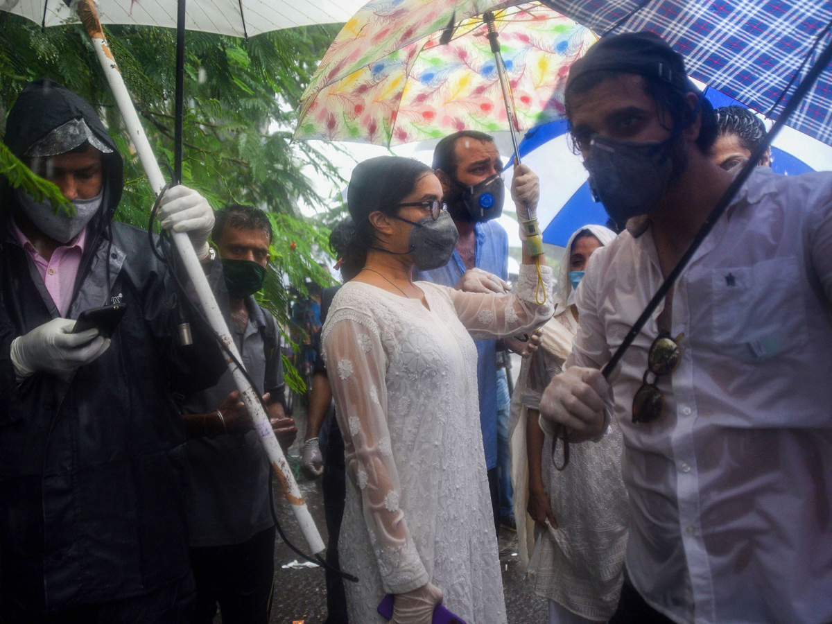 SushantSinghRajput Funeral Photo Gallery - Sakshi11