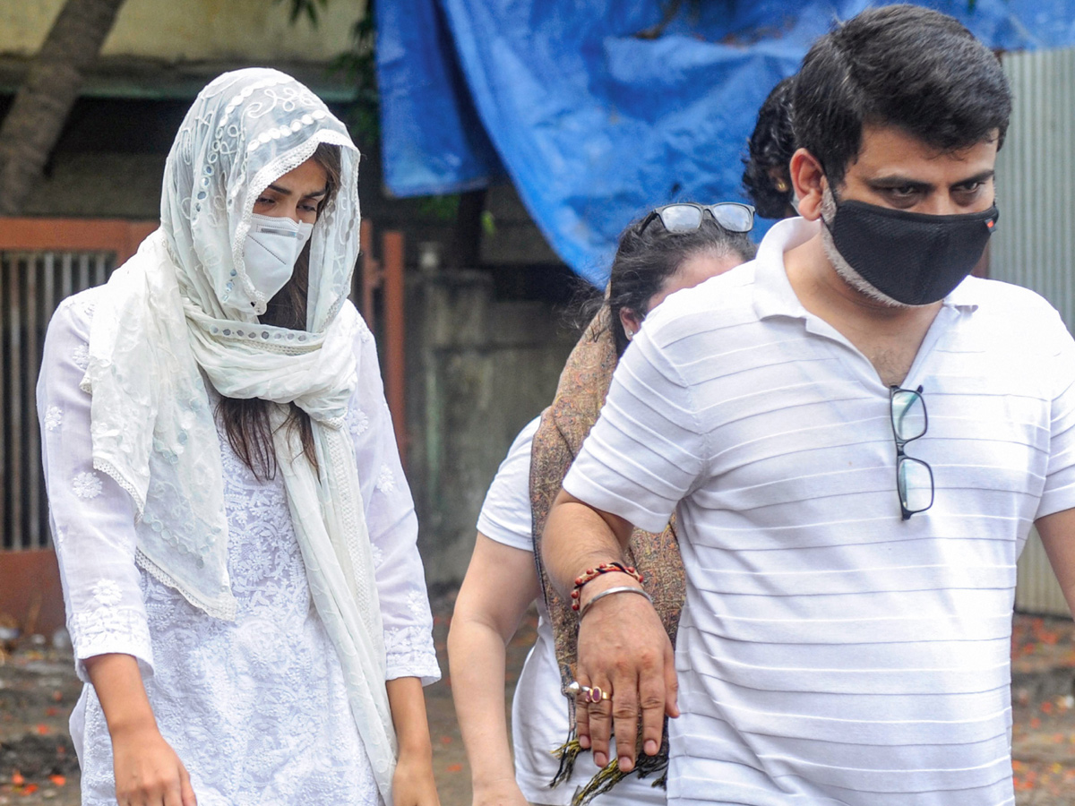 SushantSinghRajput Funeral Photo Gallery - Sakshi12