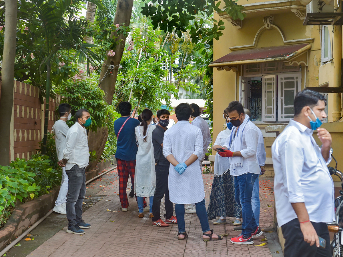 SushantSinghRajput Funeral Photo Gallery - Sakshi13