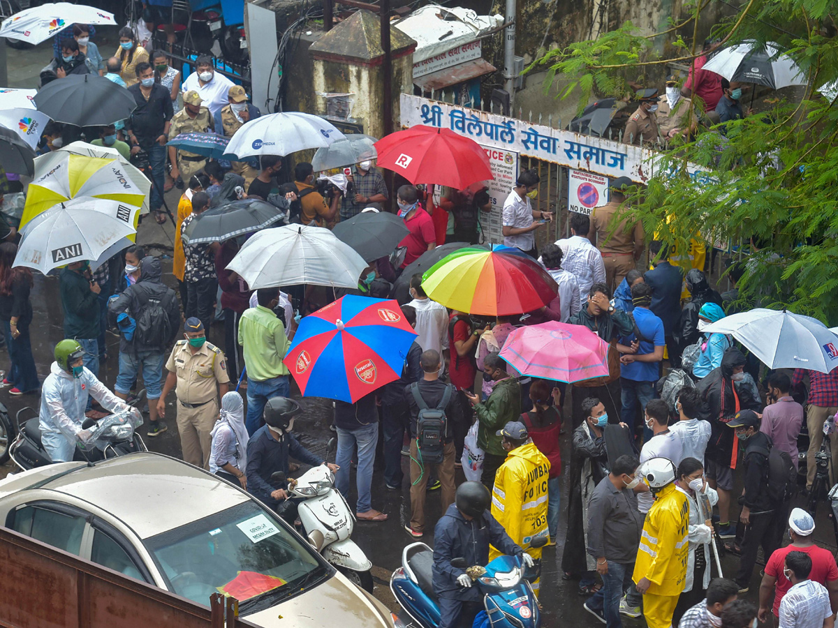 SushantSinghRajput Funeral Photo Gallery - Sakshi14