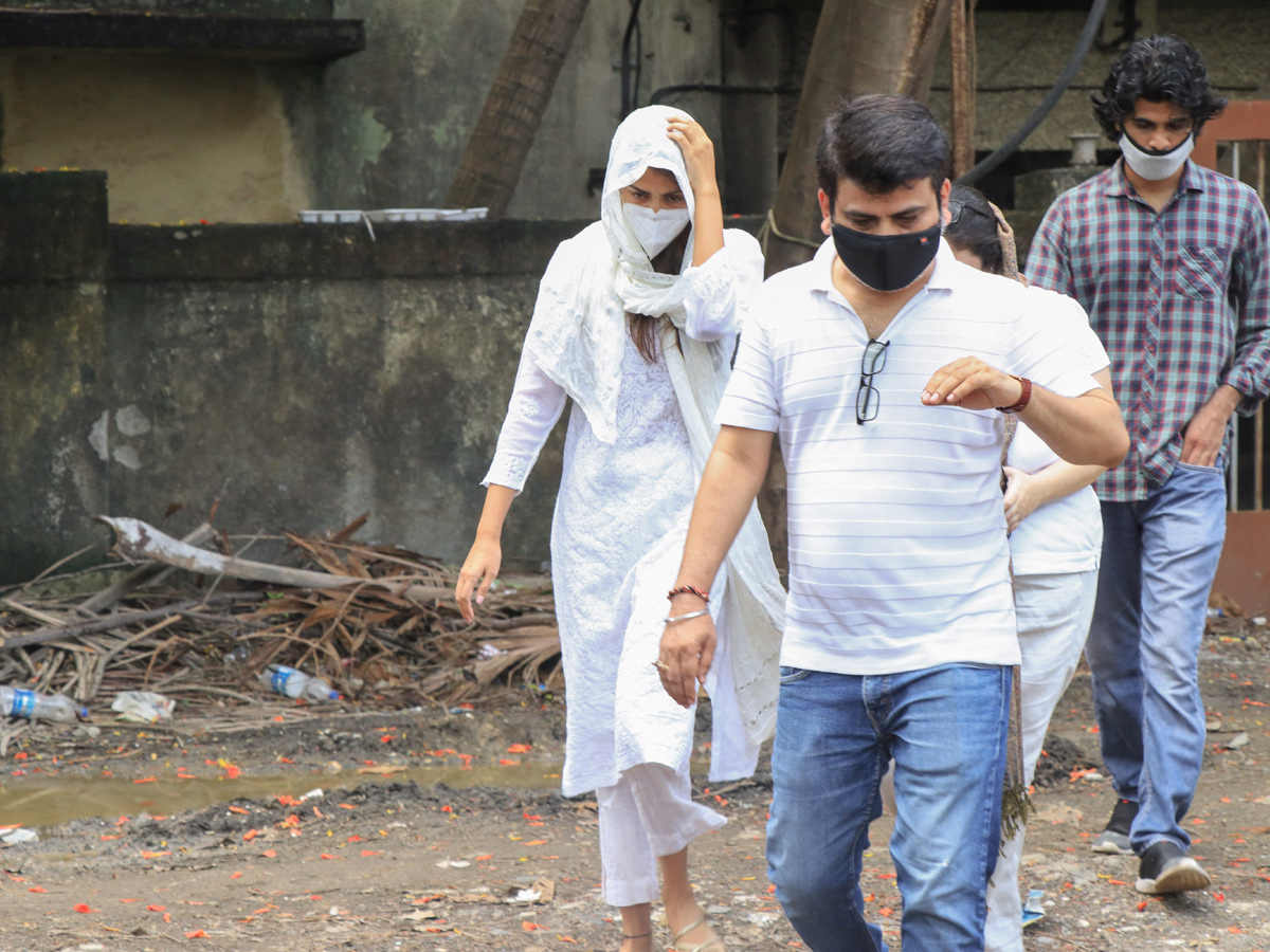 SushantSinghRajput Funeral Photo Gallery - Sakshi7