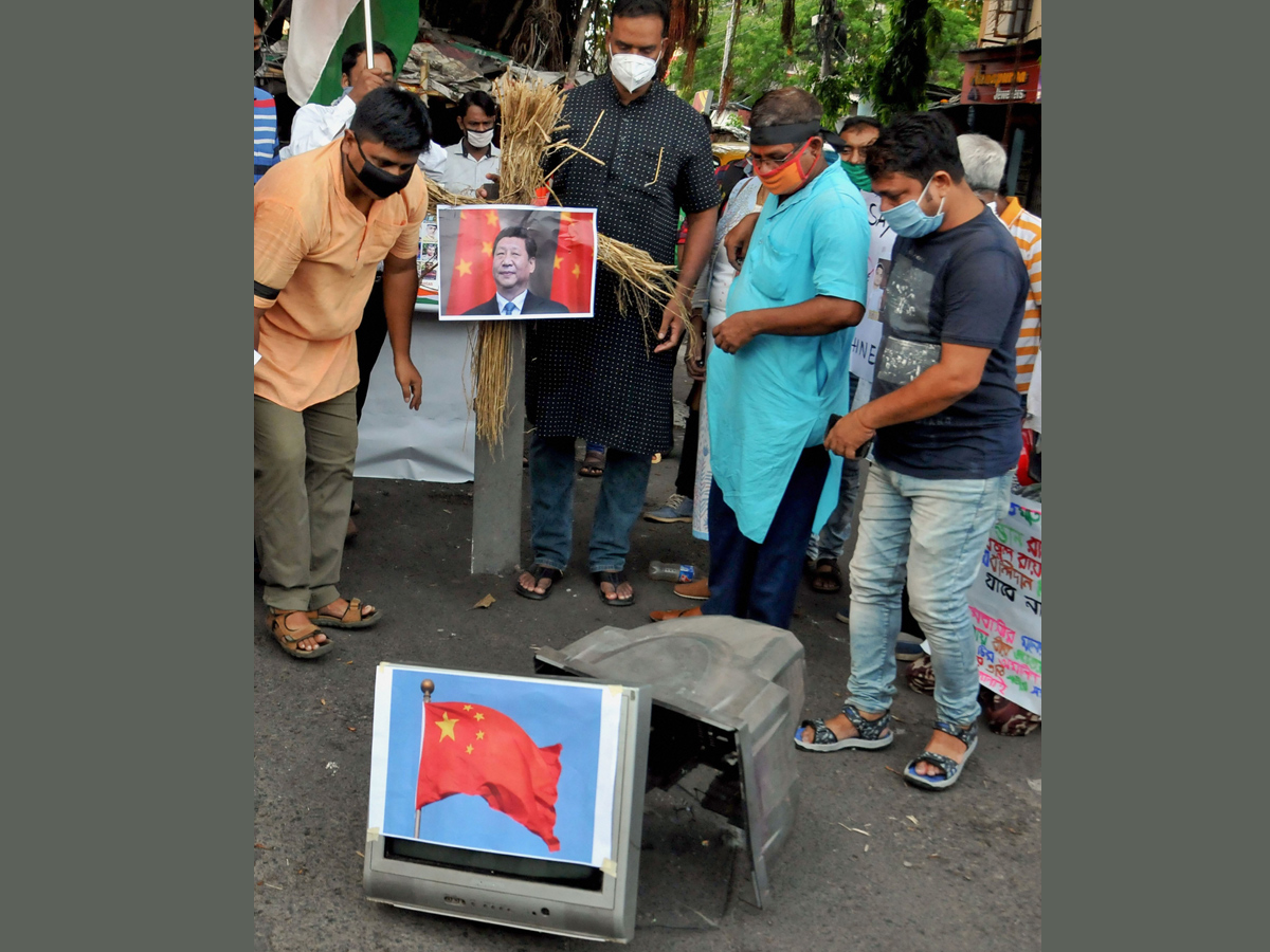 BJP workers Protest against Chinese president Photo Gallery - Sakshi2