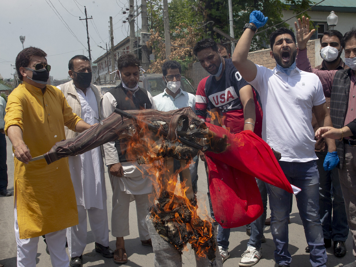 BJP workers Protest against Chinese president Photo Gallery - Sakshi11