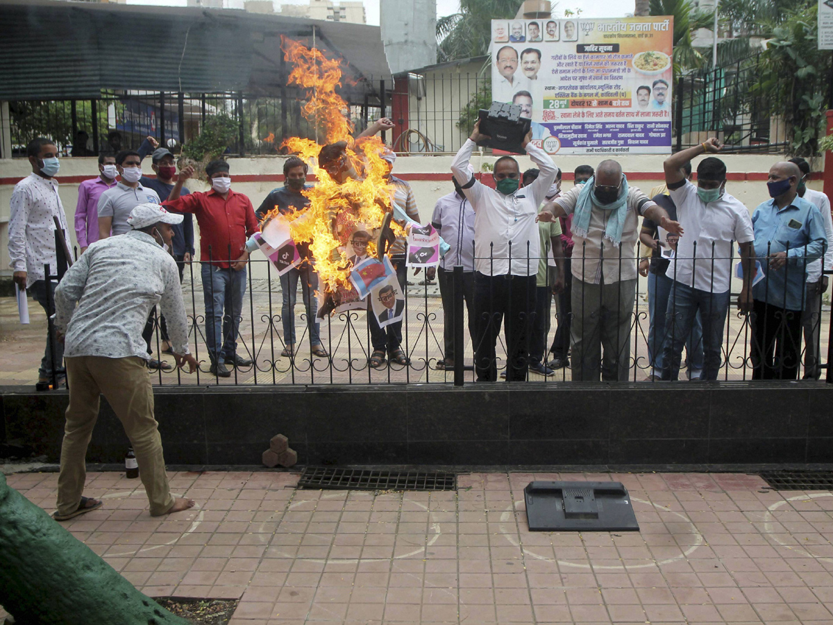 BJP workers Protest against Chinese president Photo Gallery - Sakshi5