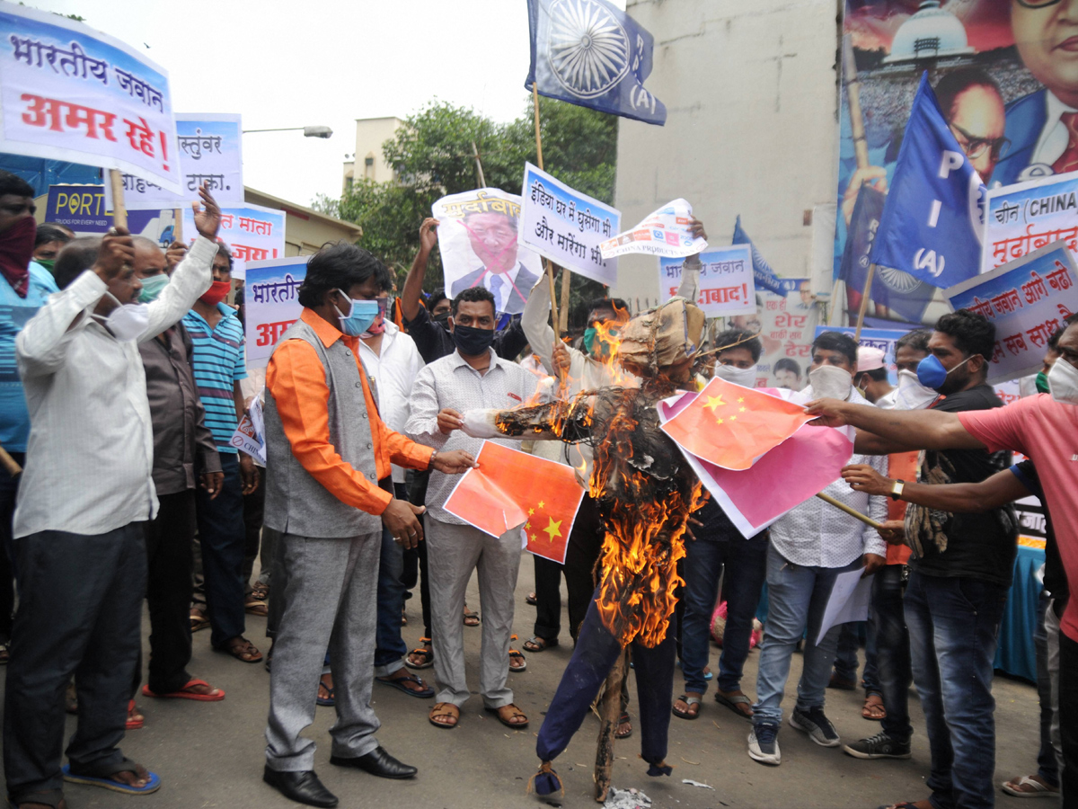 BJP workers Protest against Chinese president Photo Gallery - Sakshi1