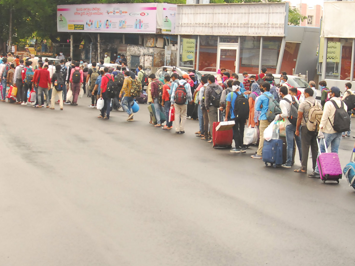 heavy rush in secunderabad railway Station photo gallery - Sakshi12