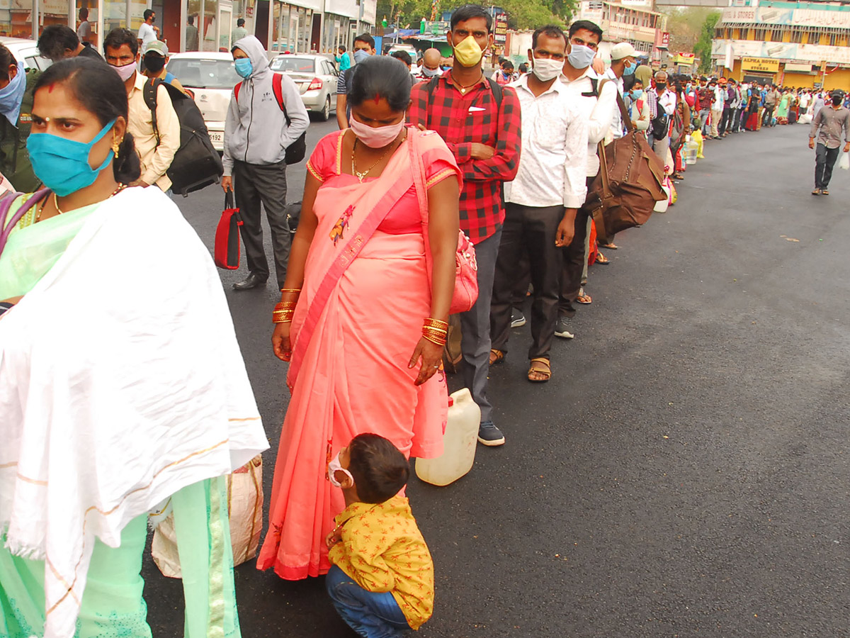 heavy rush in secunderabad railway Station photo gallery - Sakshi14