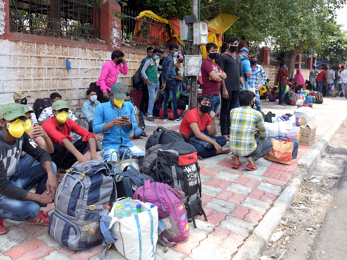 heavy rush in secunderabad railway Station photo gallery - Sakshi22