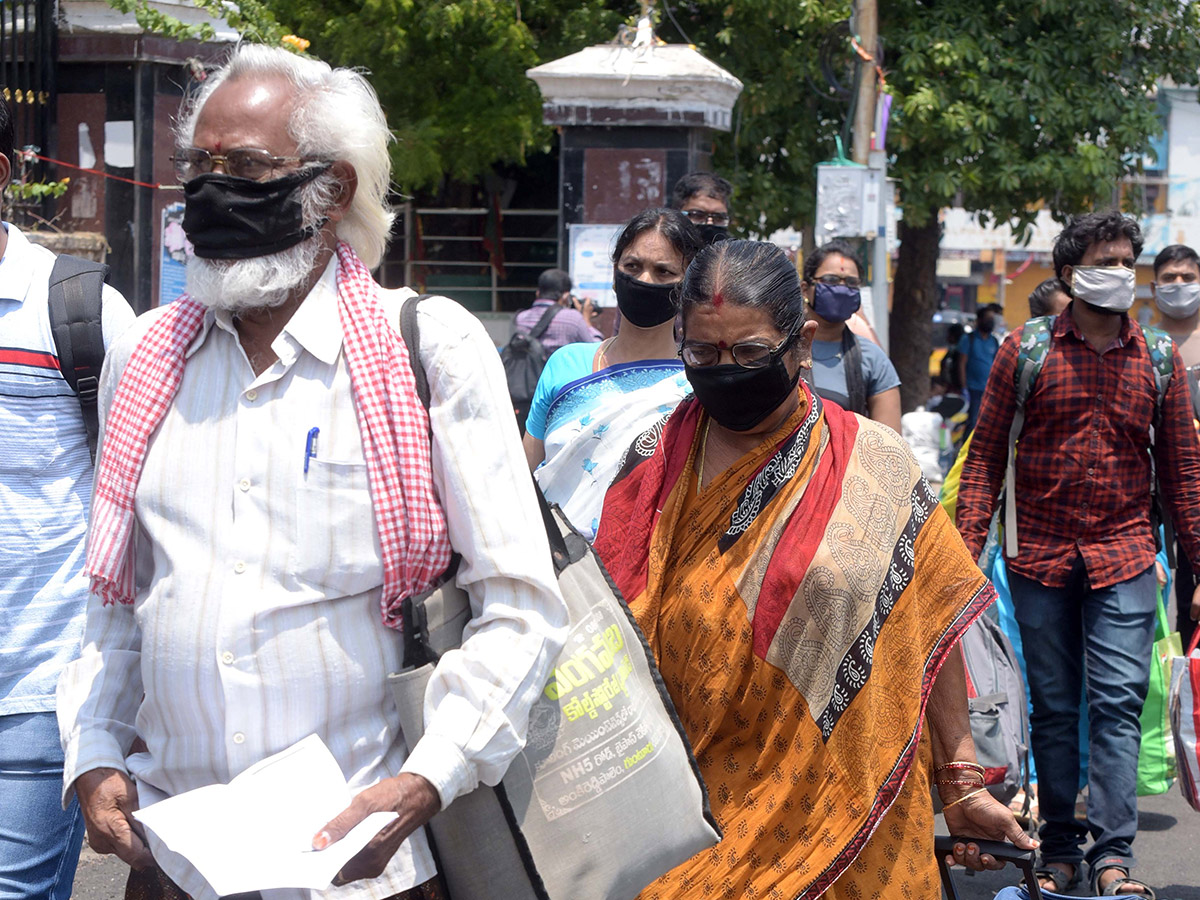 heavy rush in secunderabad railway Station photo gallery - Sakshi30