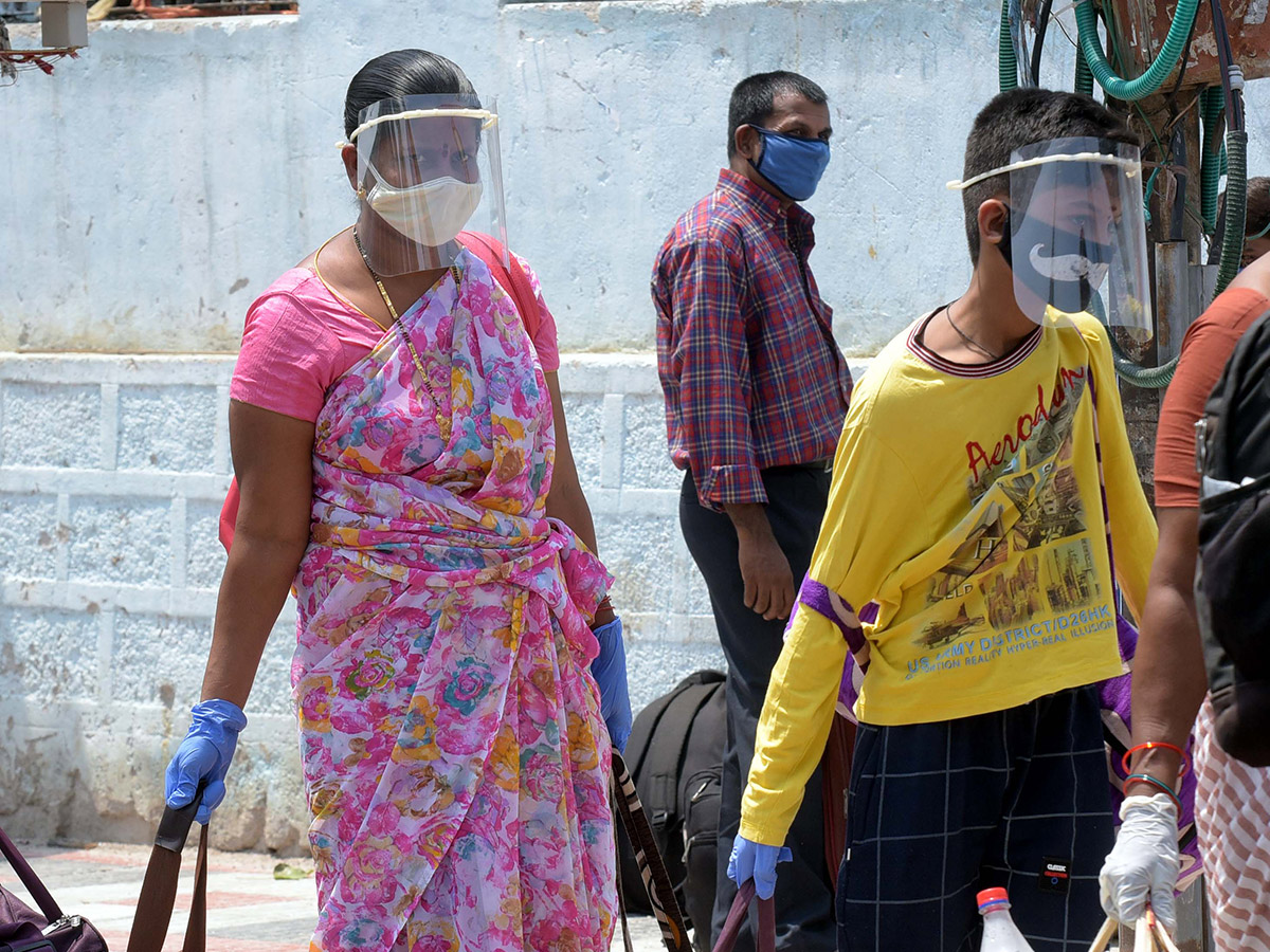 heavy rush in secunderabad railway Station photo gallery - Sakshi35