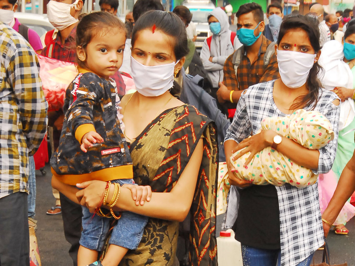 heavy rush in secunderabad railway Station photo gallery - Sakshi5